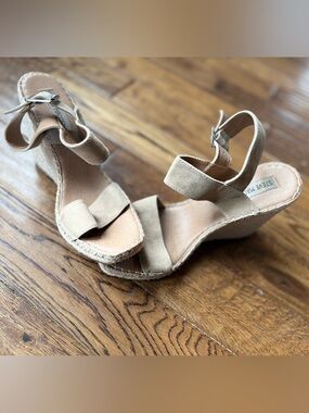 Steve Madden Tan Suede Espadrille Wedge Sandals Size 8 Ankle Strap